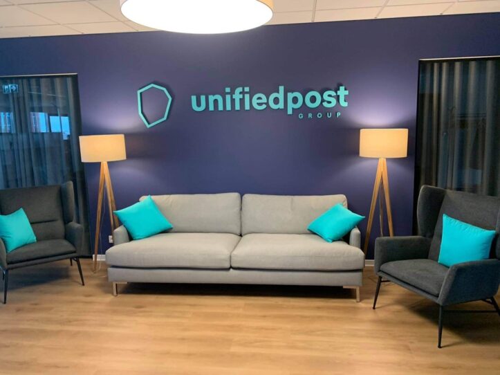 non lumineux lettres unifiedpostgroup